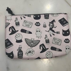 NWOT Ipsy makeup bag